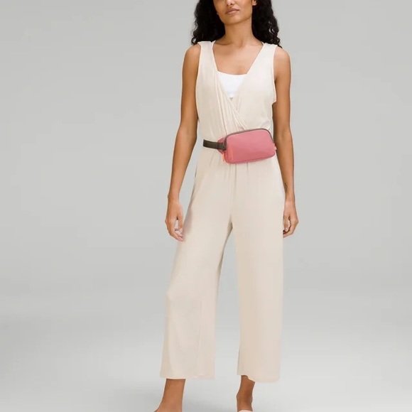 BNWT Lululemon Mini Belt Bag Brier Rose - Picture 2 of 6